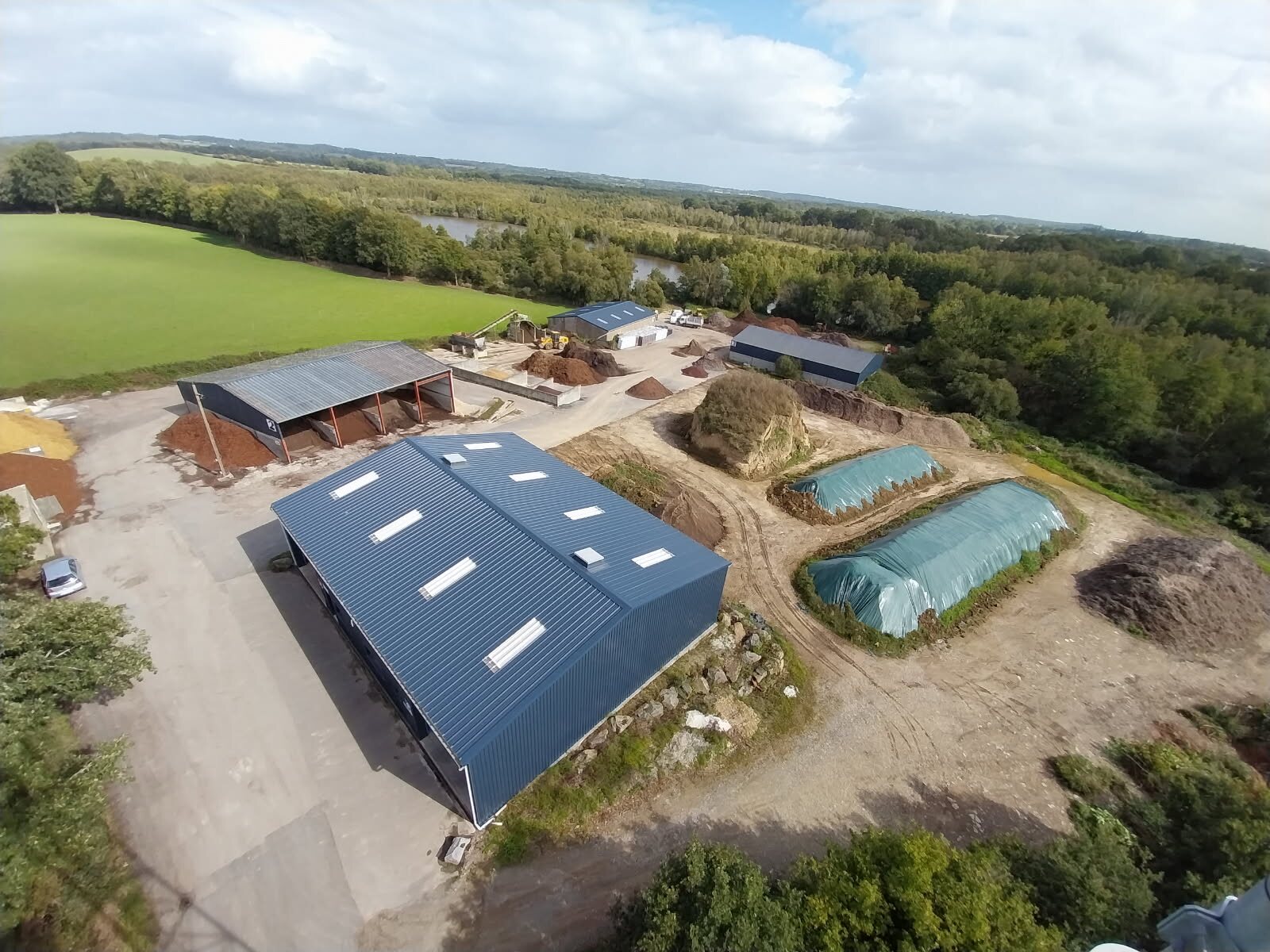 Vue aérienne des installations des Tourbières de Sucé